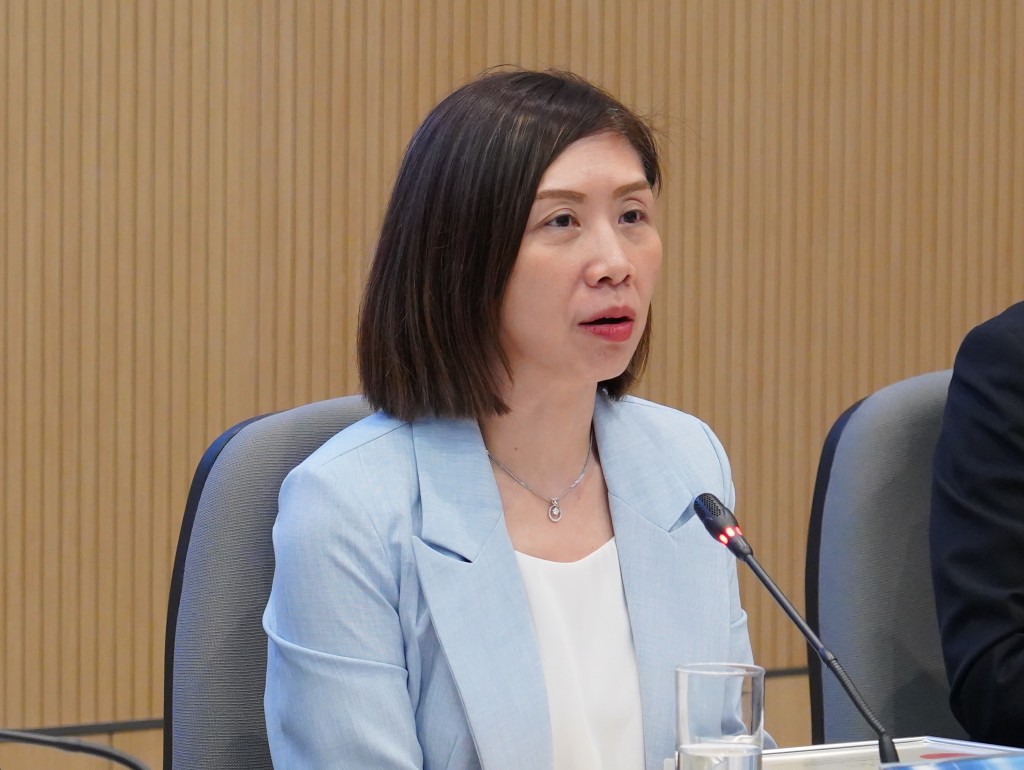 時任房屋局副秘書長(特別職務)王明慧。 時任房屋局副秘書長(特別職務)王明慧。