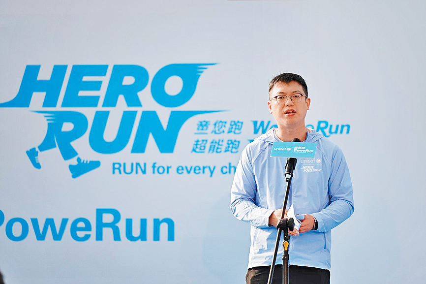 何啟明指，社署已新增兩個留宿中心，以應對可能增加的舉報虐兒個案。