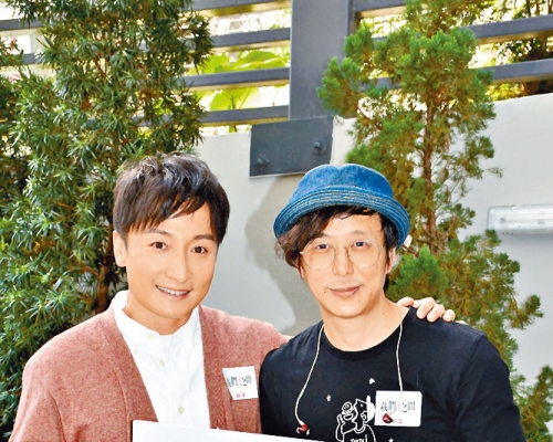 鄧健泓與小方已經相識二十年。