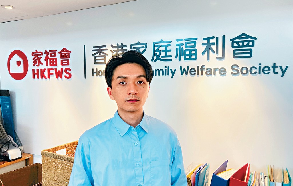 家福會網絡教育及輔導服務社工文建康指出，反覆接觸該些不良影片，長遠會影響價值觀的形成。