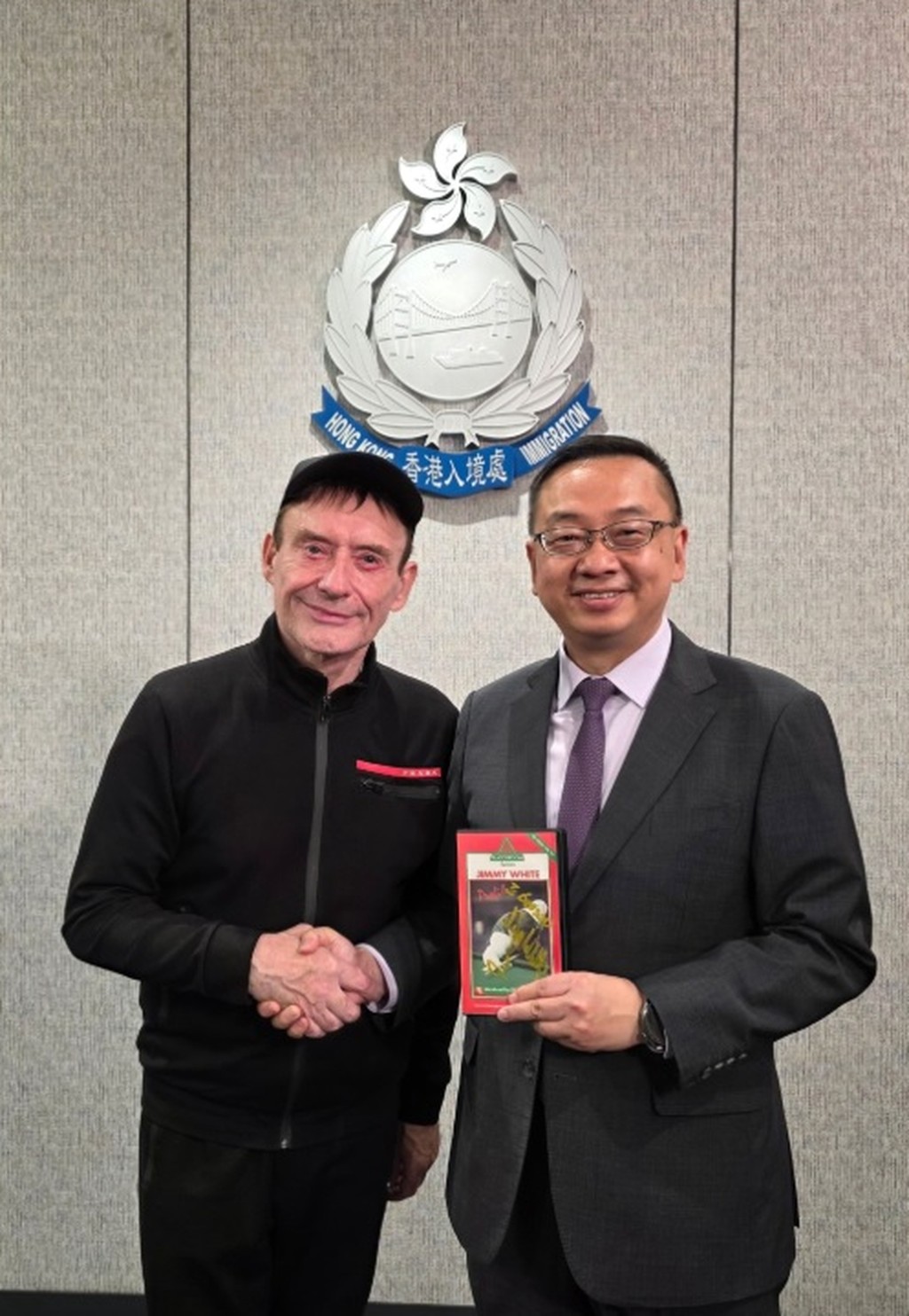 國際桌球名將韋德（Jimmy White）早前成功取得香港身份證，成為新香港人。
