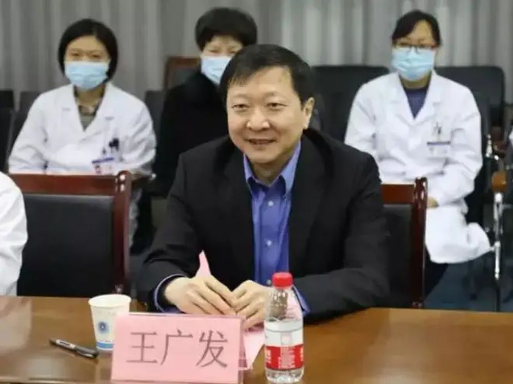 北京大學第一醫院呼吸和危重症醫學科主任王廣發受訪表示，北京流行的BF.7變種病毒絕大部分有症狀。
