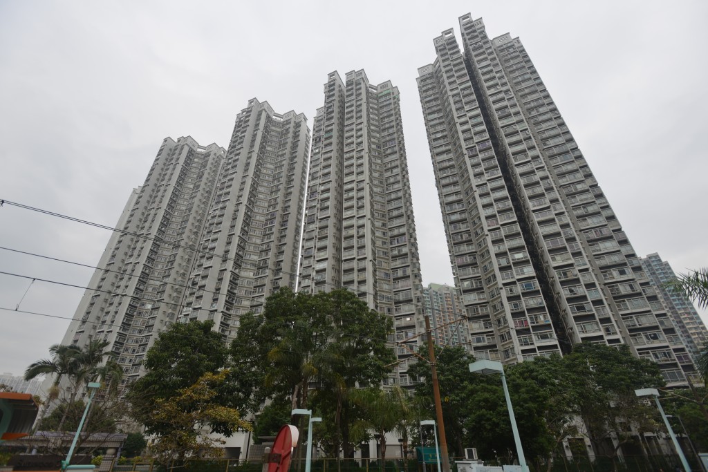天水圍嘉湖山莊2期賞湖居2座低層H室,實用面積561方呎,以448萬元易手。 天水圍嘉湖山莊2期賞湖居2座低層H室,實用面積561方呎,以448萬元易手。