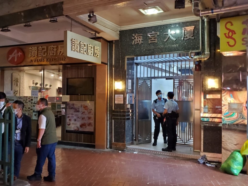 銅鑼灣海宮大廈被圍封。