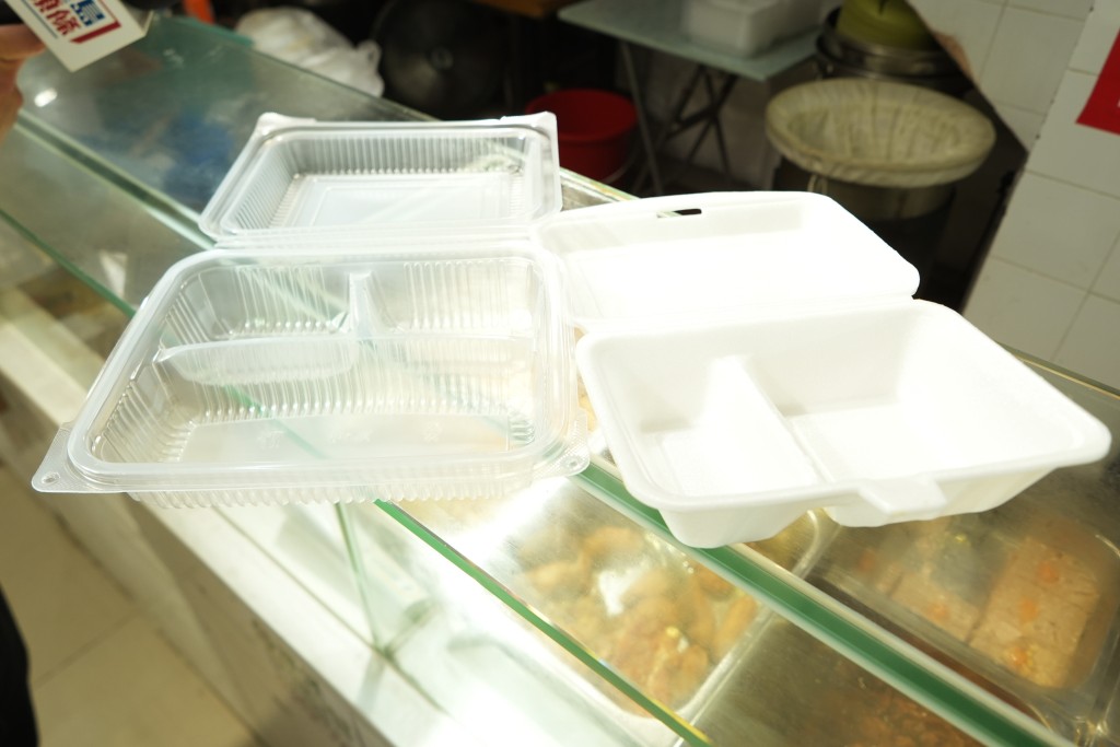 首阶段「走塑」将于4月22日起实施，仍有餐厅仍使用发泡胶外卖盒。（资料图片）