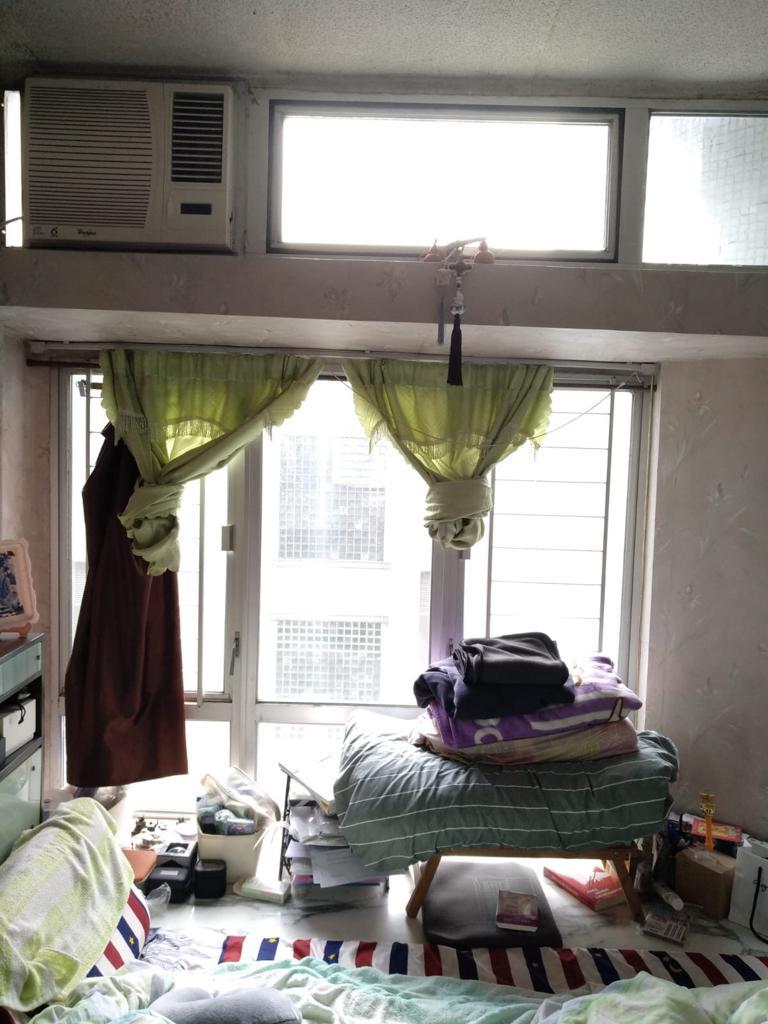 可多心思加以善用房間窗台位置,以增加可用空間。