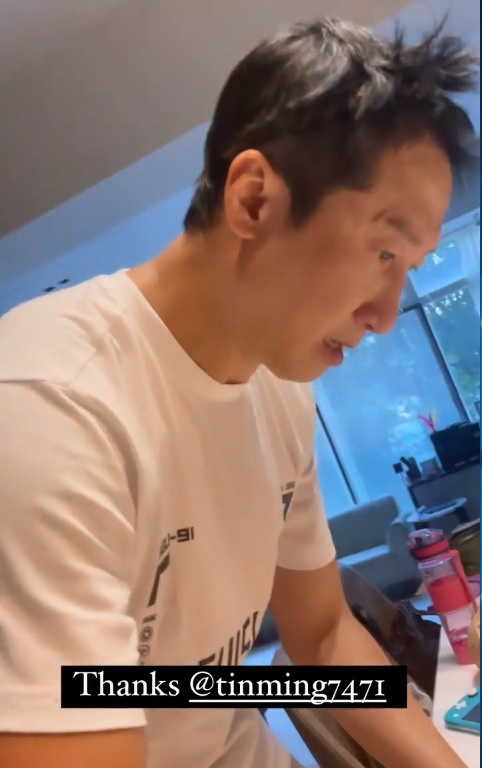 親自炮製愛心龍蝦包，氹得老婆好開心。