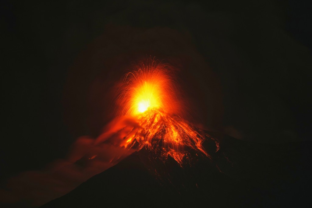 危地马拉富埃戈火山爆发，当局疏散数百村民。AP