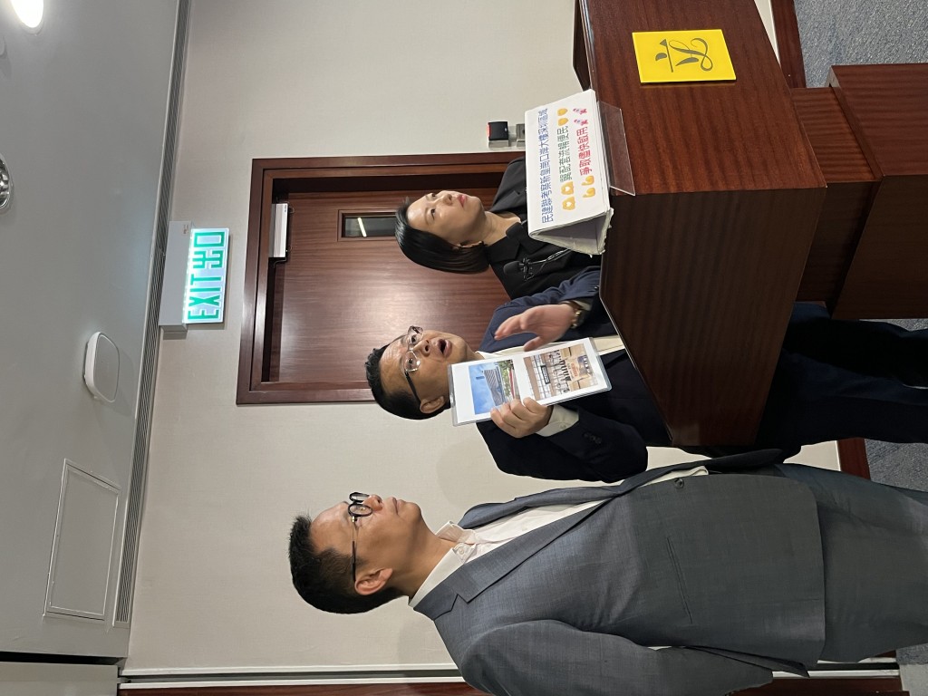 陳恒鑌建議政府參考內地做法,建立小程式,讓市民掌握口岸實時情況。 陳恒鑌建議政府參考內地做法,建立小程式,讓市民掌握口岸實時情況。