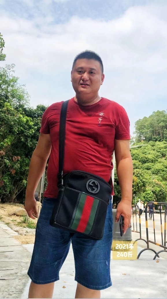 「明叔很認真」曾重達322磅。(圖片來源:「明叔很認真」小紅書)