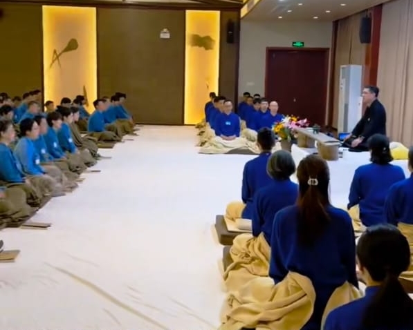 如平開學講道。 如平開學講道。