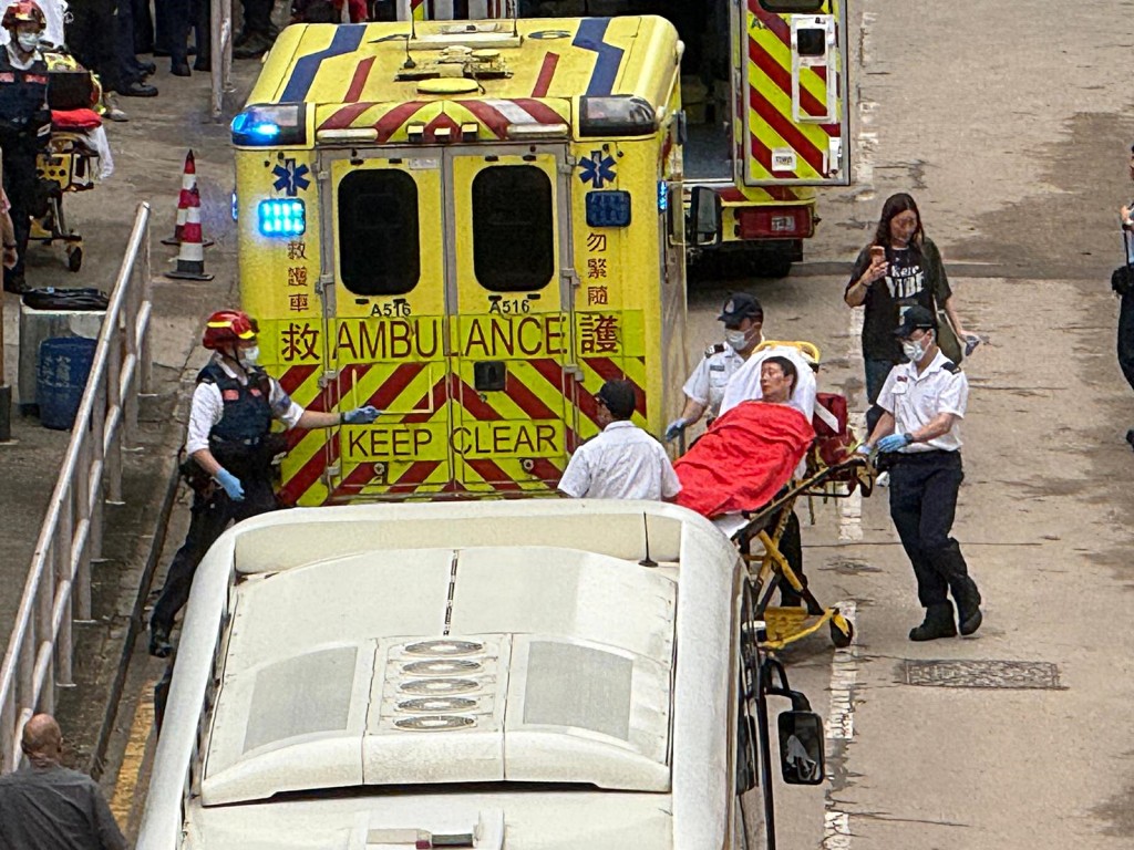 女子头晕不适送院。曾志恒摄