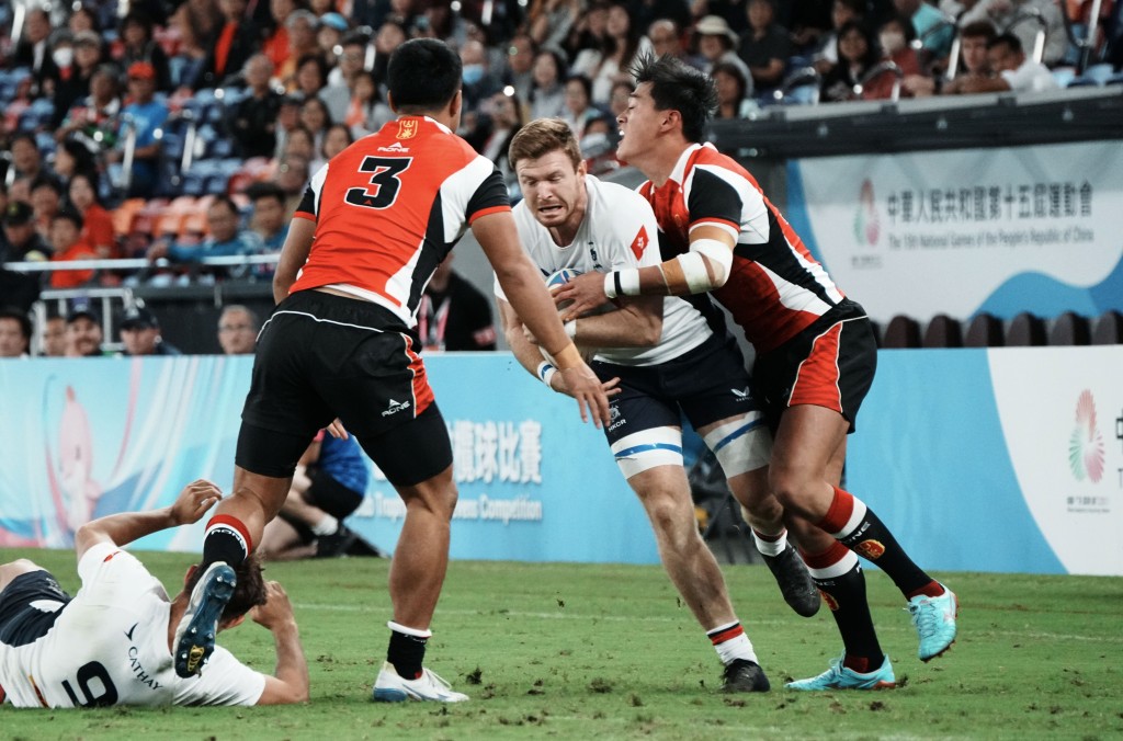 港男子隊旗開得勝。