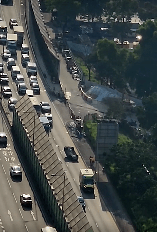 私家車反肚。網圖