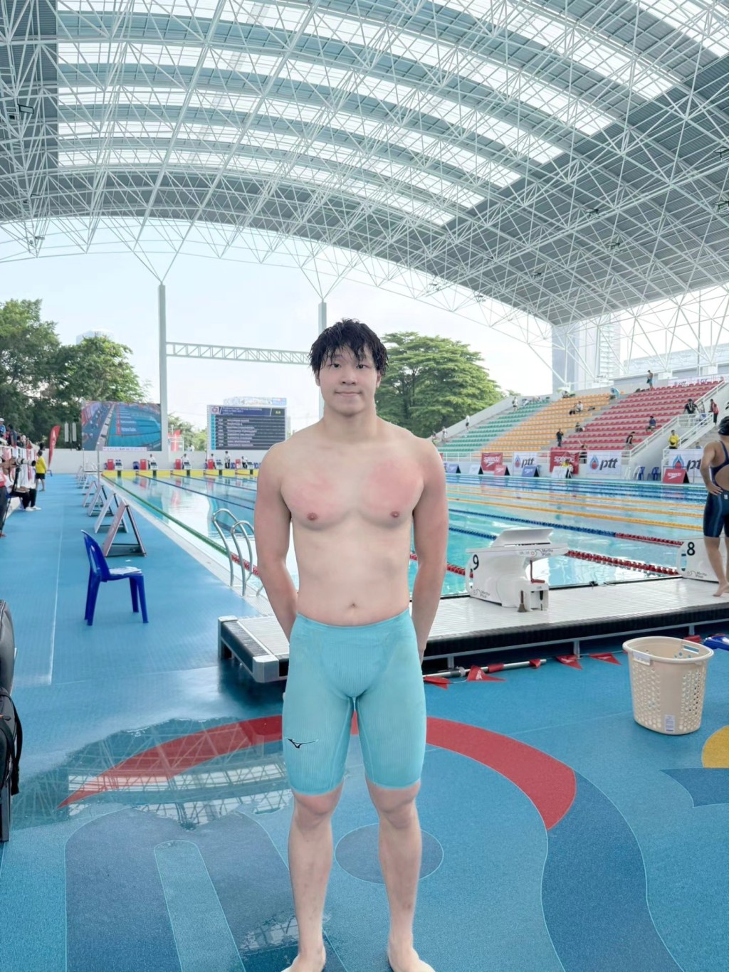 18岁的徐奕祺今早（周三）在男子50米蛙泳初赛游出27.63秒，打破香港纪录并以首名晋级。香港游泳教练会FB图片