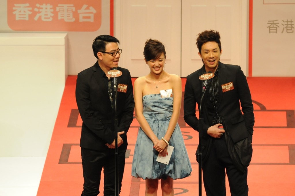 王書麒曾與另外兩位童星出身的藝人唐寧及張繼聰回港台頒獎。