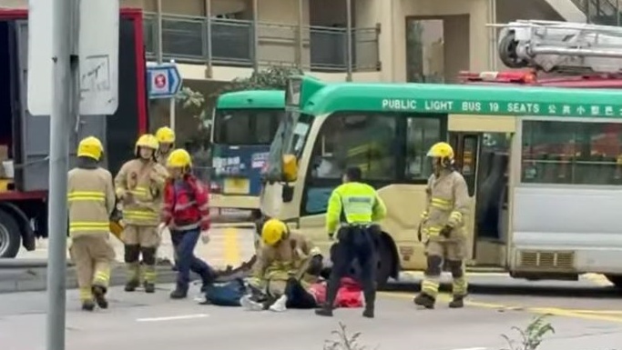 女乘客昏迷。网上影片截图