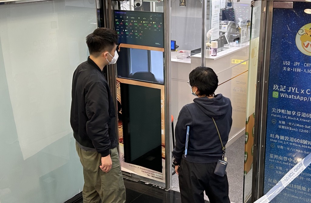 警方封鎖現場調查。曾志恒攝 警方封鎖現場調查。曾志恒攝