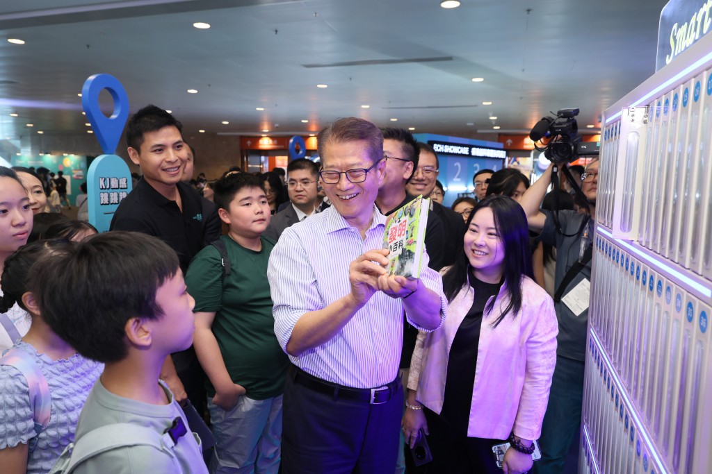 財政司司長陳茂波早前亦到訪香港書展。