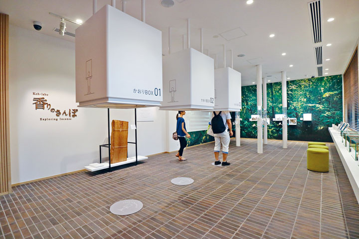 今年7月開幕的薰習館,以嶄新的方式和展品,帶大家認識香道文化。