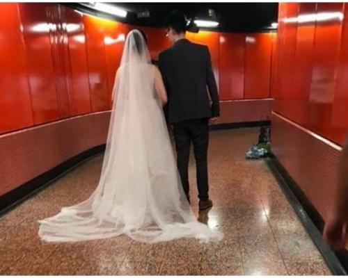 天后地鐵通道拍攝婚紗照。網民Kay Chu圖片