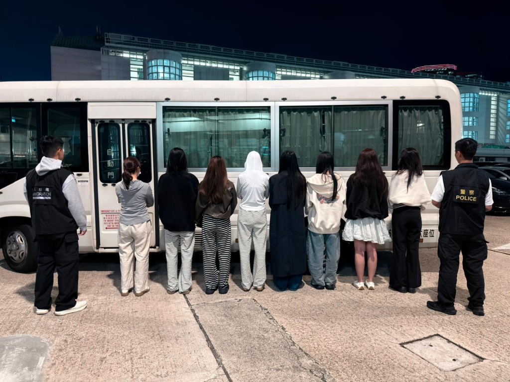 跨部門油尖打擊黑工及掃黃拘捕25人，包括17歲內地女童。警方圖片