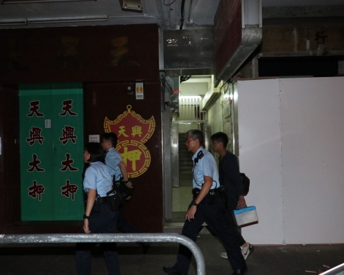 一名中年男子於新蒲崗一間劏房猝死，傳出臭味被鄰居發現。