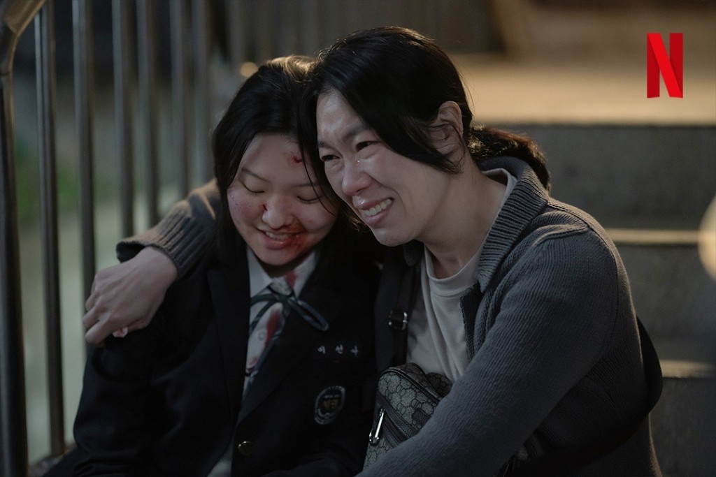 廉惠蘭飾演姜賢南，原是一名家暴受害者，曾是世明小學理事長家傭，協助文同珢復仇。