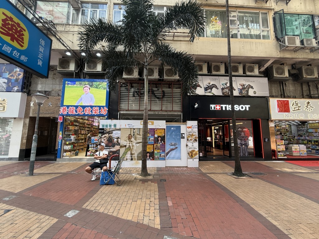 大疆創新承租羅素街59至61號麗園大廈地下B5號舖， 月租約40萬，平均呎租279元。