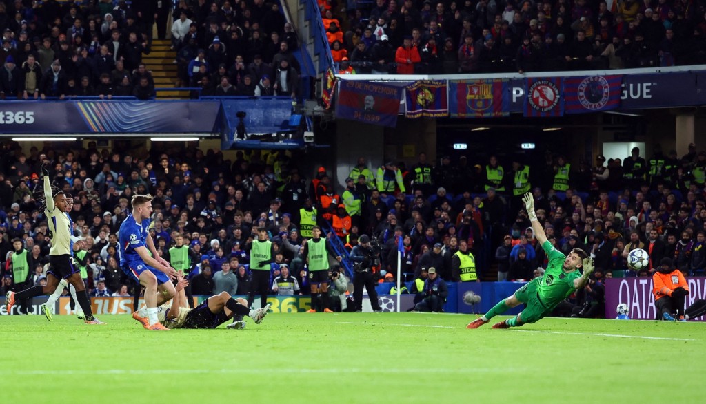 戴纳为车路士埋斋。路透社