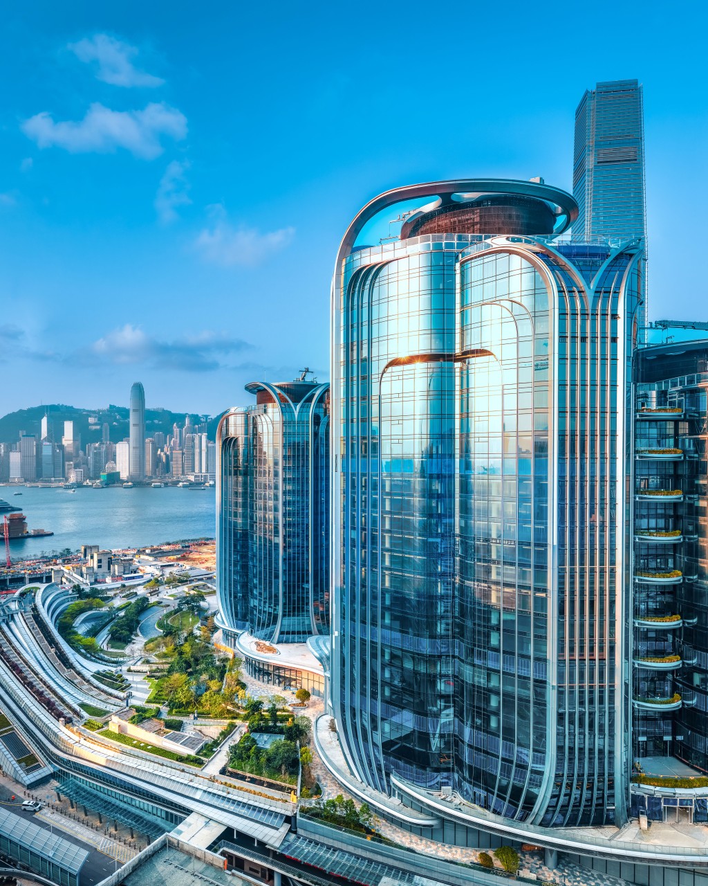 西班牙桑坦德银行占用IGC四座大楼其中一座的全层，楼面面积约3.7万平方呎。