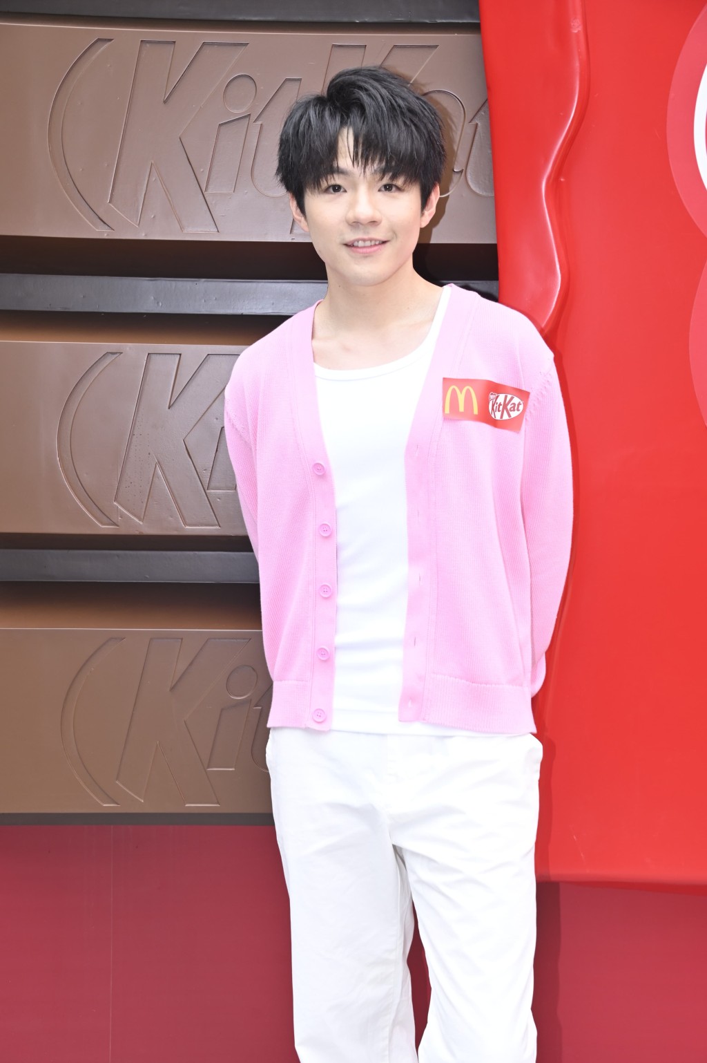 lan指首次在外國工作中過生日。