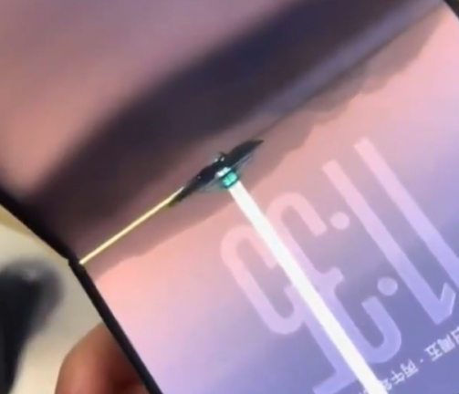 iPhone Duo爆芒灾情。 小红书