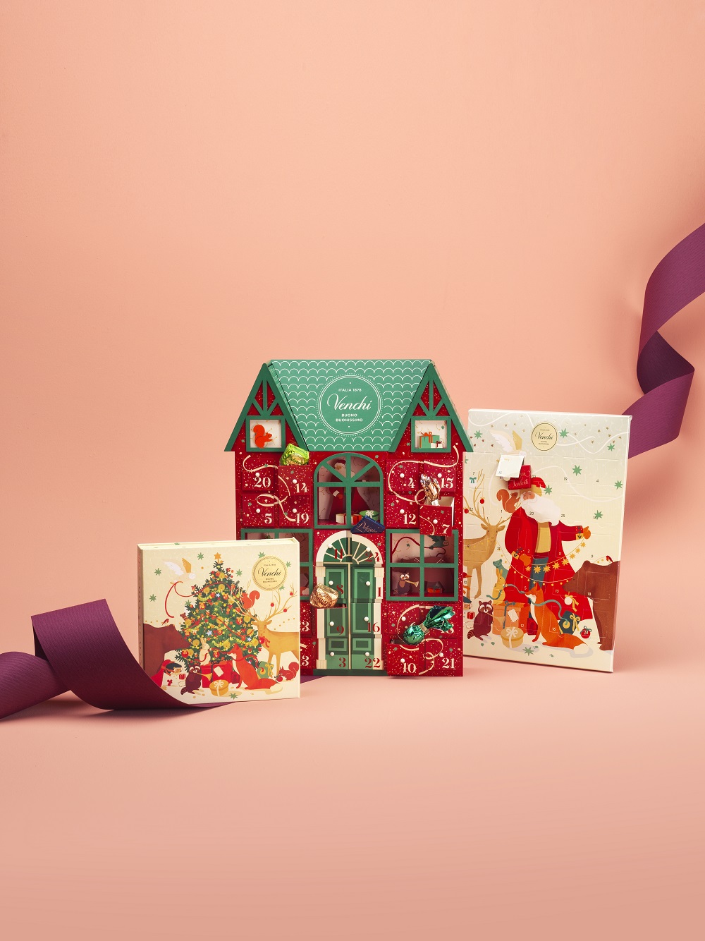 聖誕驚喜倒數巧克力日曆禮盒($680)、聖誕倒數巧克力日曆木禮盒 ($1,250)、聖誕倒數巧克力日曆 ($220)  (由左至右)——聖誕禮物早鳥優惠