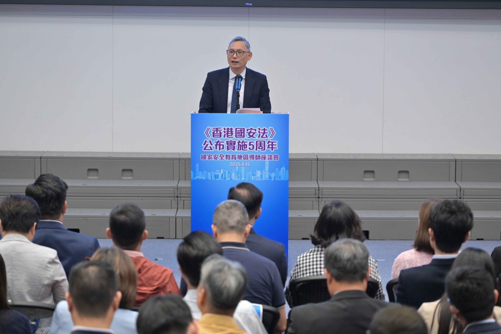 卓孝業發表專題演講。 卓孝業發表專題演講。