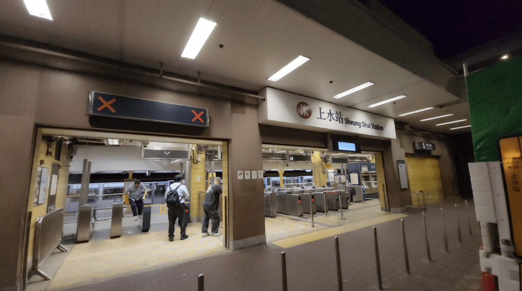 东铁綫粉岭站来往罗湖站／落马洲站一度暂停服务。黎志伟摄