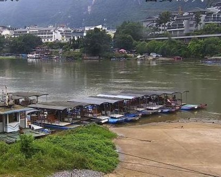 1800多艘排筏全部停航。