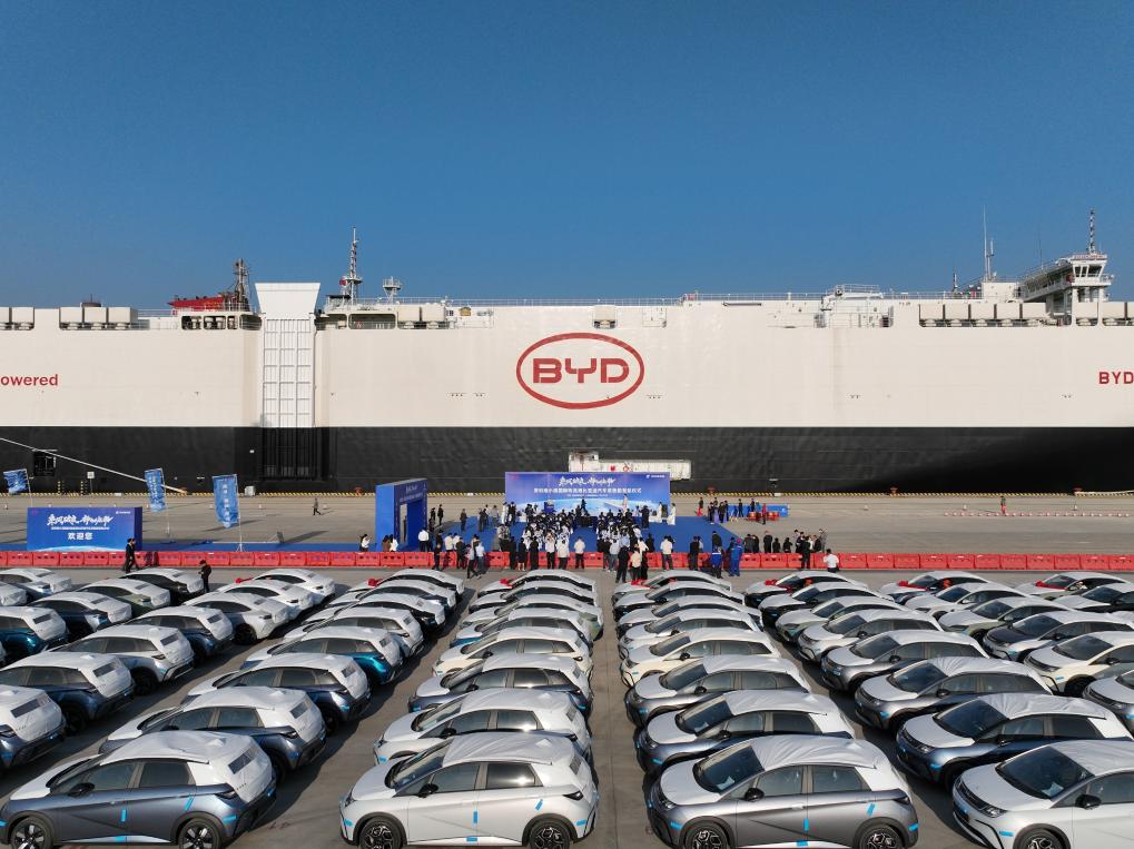 「比亚迪探索者1号」载著5,449辆比亚廸新能源车驶向欧洲。新华社