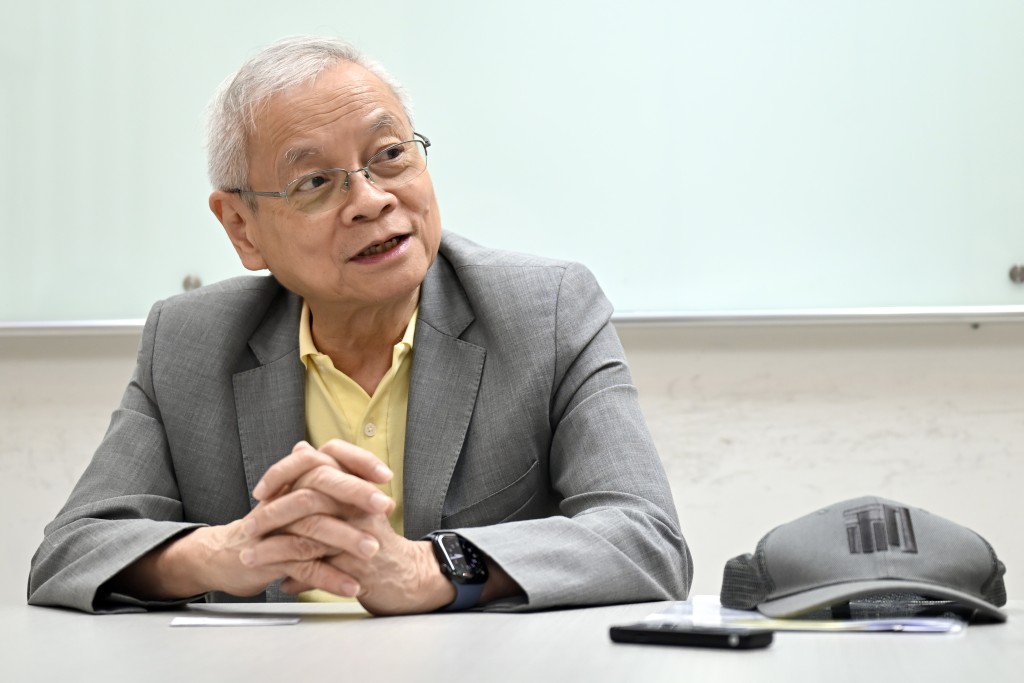 和利鋼鐵有限公司行政總裁黎鍔威接受《星島頭條》專訪時直言，「舒適區已經沒有了，不變就會被淘汰」。