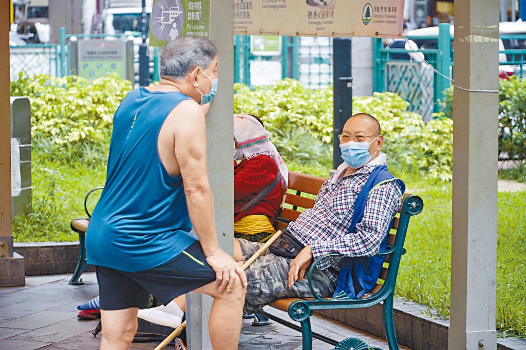 目前普通及高額長者生活津貼，將於九月合併，惠及約五萬名老友記。