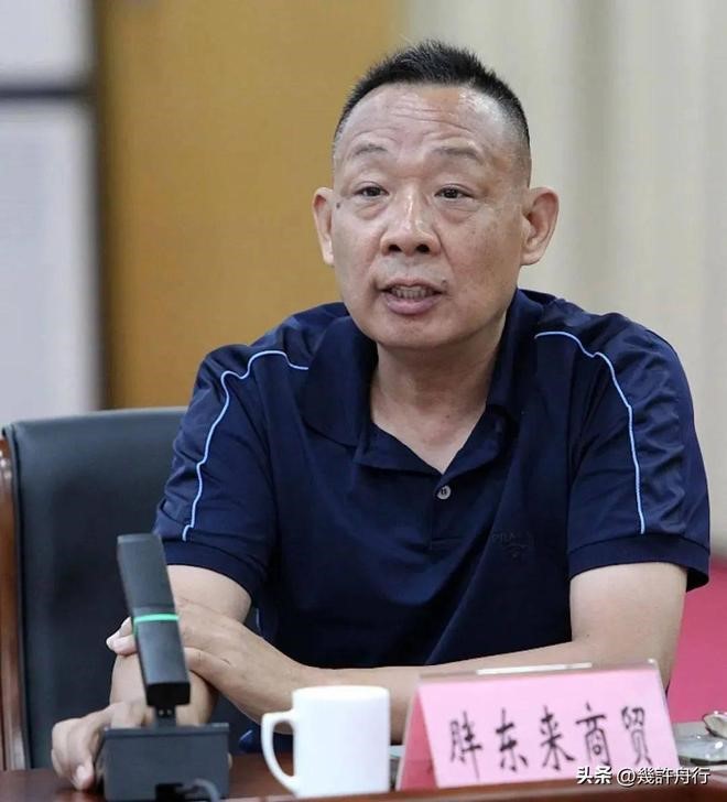 于東來在新鄉「三胖」店預留2%職位給犯罪前科者，引起熱議。網圖
