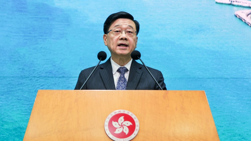 行政長官李家超6月將率團出訪位處於中亞的哈薩克斯坦和烏茲別克斯坦,尋找商機。資料圖片 行政長官李家超6月將率團出訪位處於中亞的哈薩克斯坦和烏茲別克斯坦,尋找商機。資料圖片