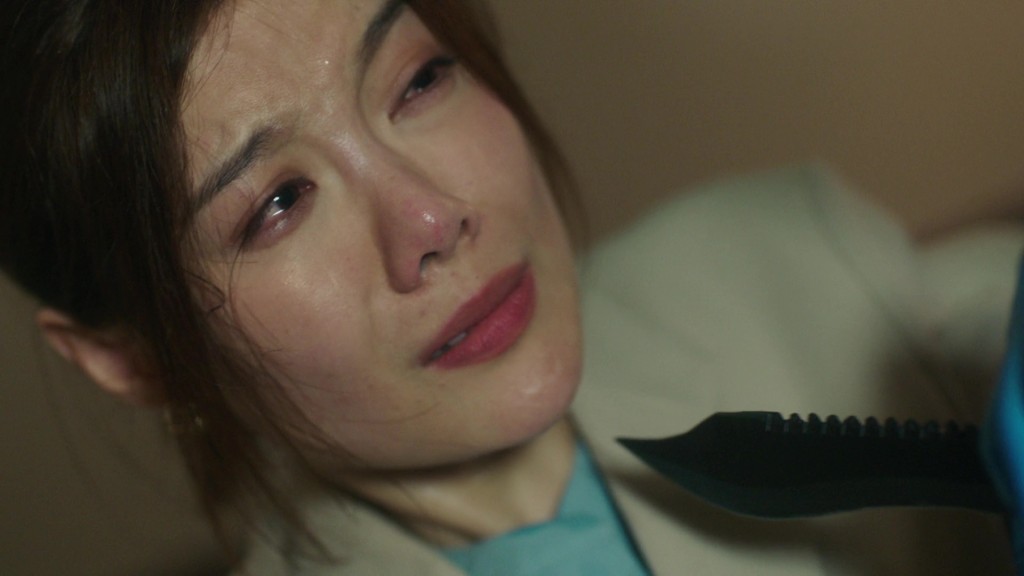 呢場戲,吳沚默、陳少邦同埋姚宏遠(Lucas)都做得好好,吳沚默演得夠驚恐同淒慘,少邦同Lucas則夠晒兇狠。 呢場戲,吳沚默、陳少邦同埋姚宏遠(Lucas)都做得好好,吳沚默演得夠驚恐同淒慘,少邦同Lucas則夠晒兇狠。