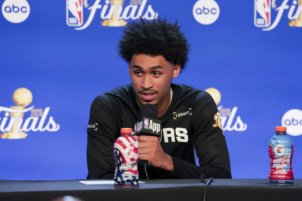 哈柏成為NBA歷史上最年輕在總決賽得分雙位數的球員。路透社