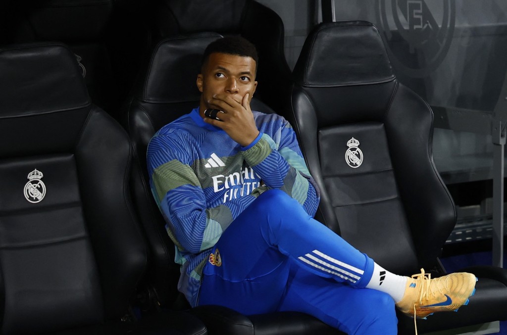 麦巴比早前已缺席操练，他今场坐足全场。路透社