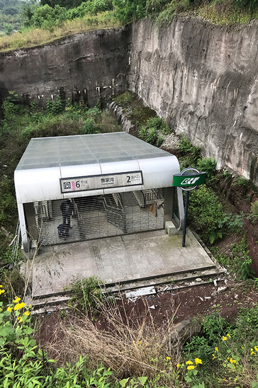 車站平日甚少有人到達。