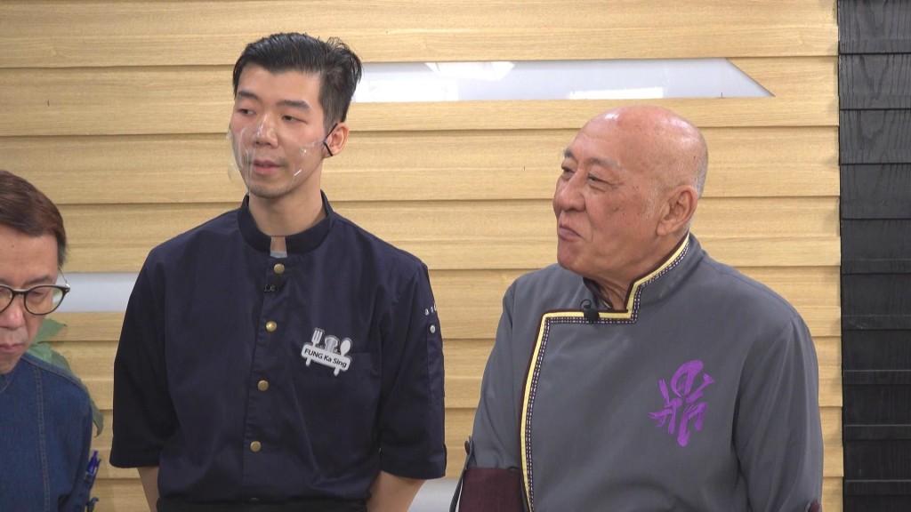 Ka Sing配合「辣椒大變身」主題做出「炭燒擂椒皮蛋」，連鼎爺都讚好。