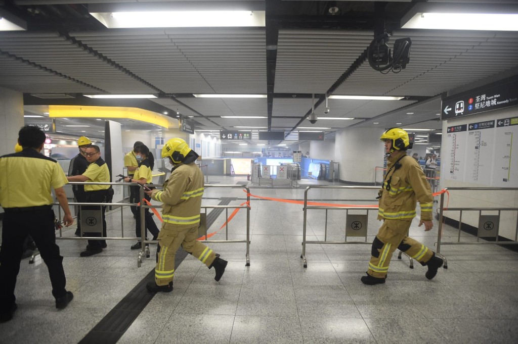 警員及消防員接報到場