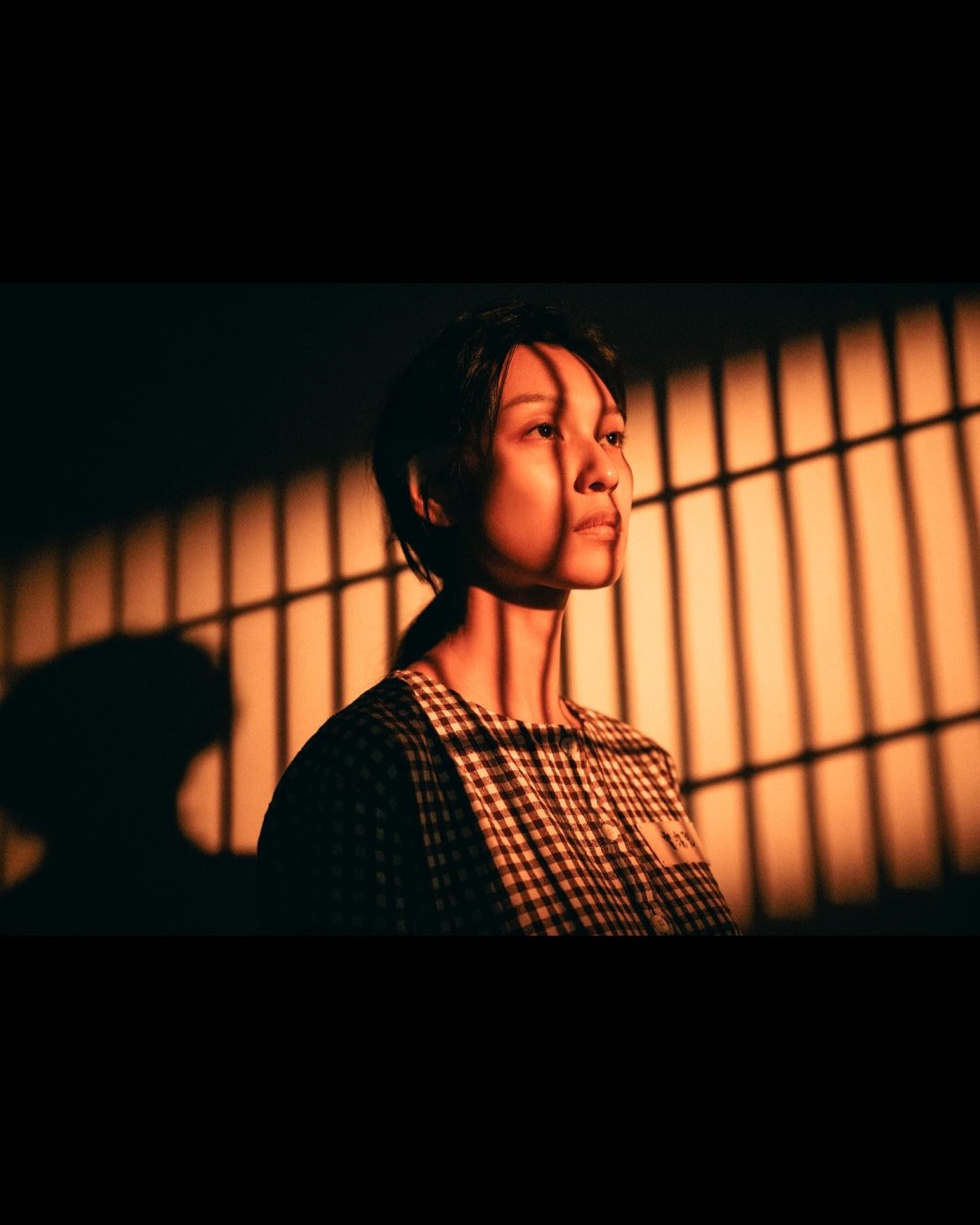 王丹妮在戏中多场在囚期间的戏份都表现出色。（《毒舌大状》剧照）