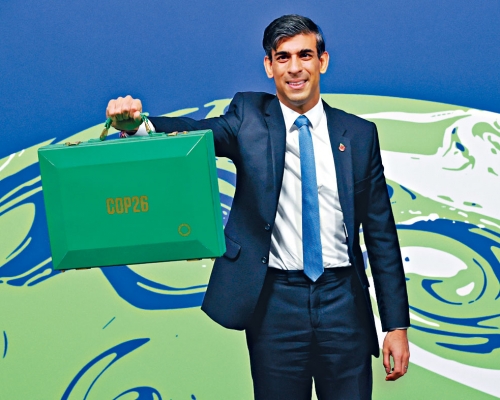 英国财相辛伟诚在格拉斯哥出席气候峰会。